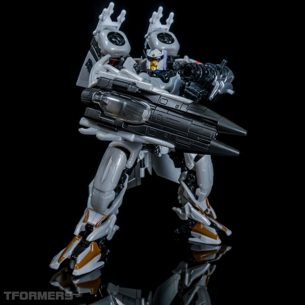 TFormers Titans Return Gallery   Siege On Cybertron Thunderwing Titan Master 27 (27 of 30)